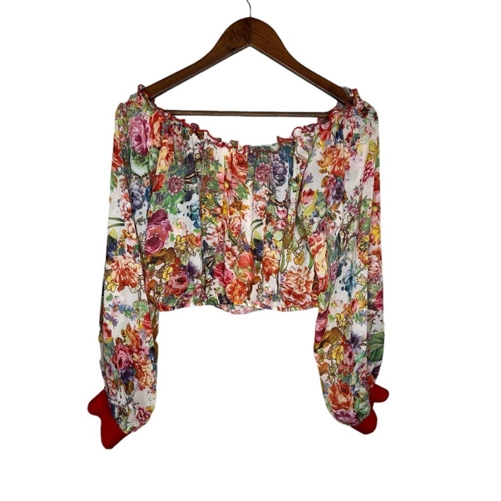 Va Va Voom Women’s Floral Cropped Long Sleeve Blouse